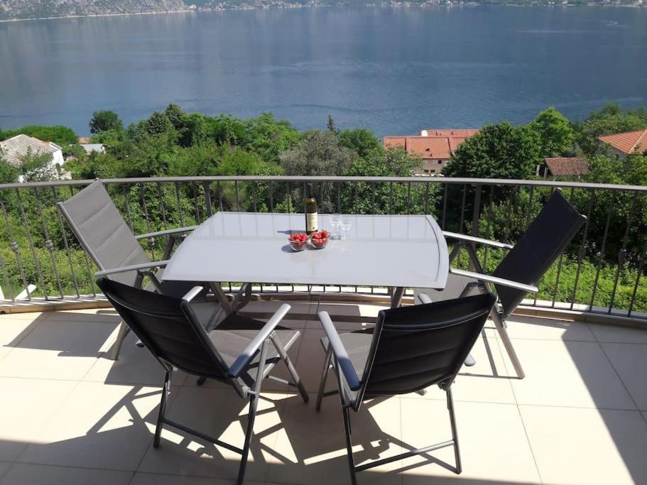 2Br Apartment With Pool Kotor Ngoại thất bức ảnh