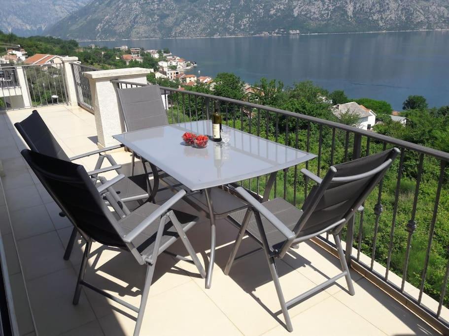 2Br Apartment With Pool Kotor Ngoại thất bức ảnh