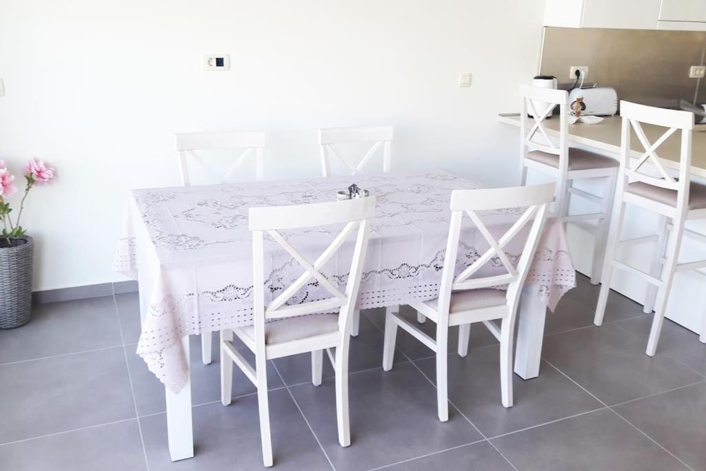 2Br Apartment With Pool Kotor Ngoại thất bức ảnh