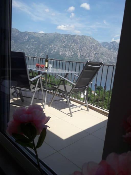 2Br Apartment With Pool Kotor Ngoại thất bức ảnh
